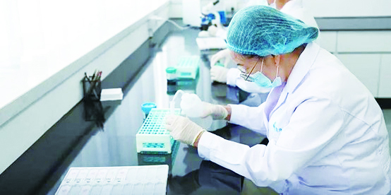 一颗胶囊收集千万个细胞探访江北首家食管癌筛查实验室